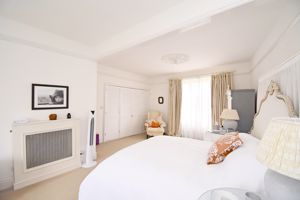 Principal bedroom- click for photo gallery